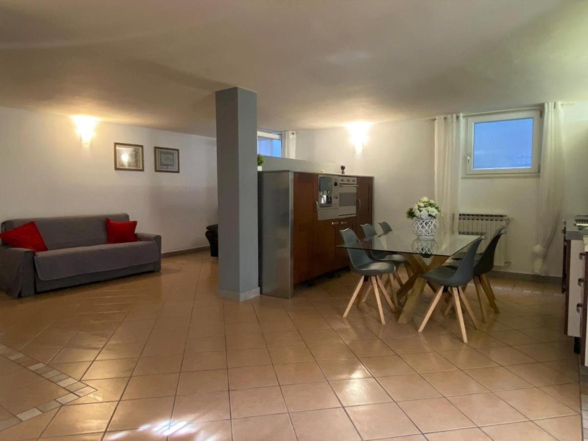 La Dolce Vita - Private Villa With Pool Moniga del Garda Eksteriør billede