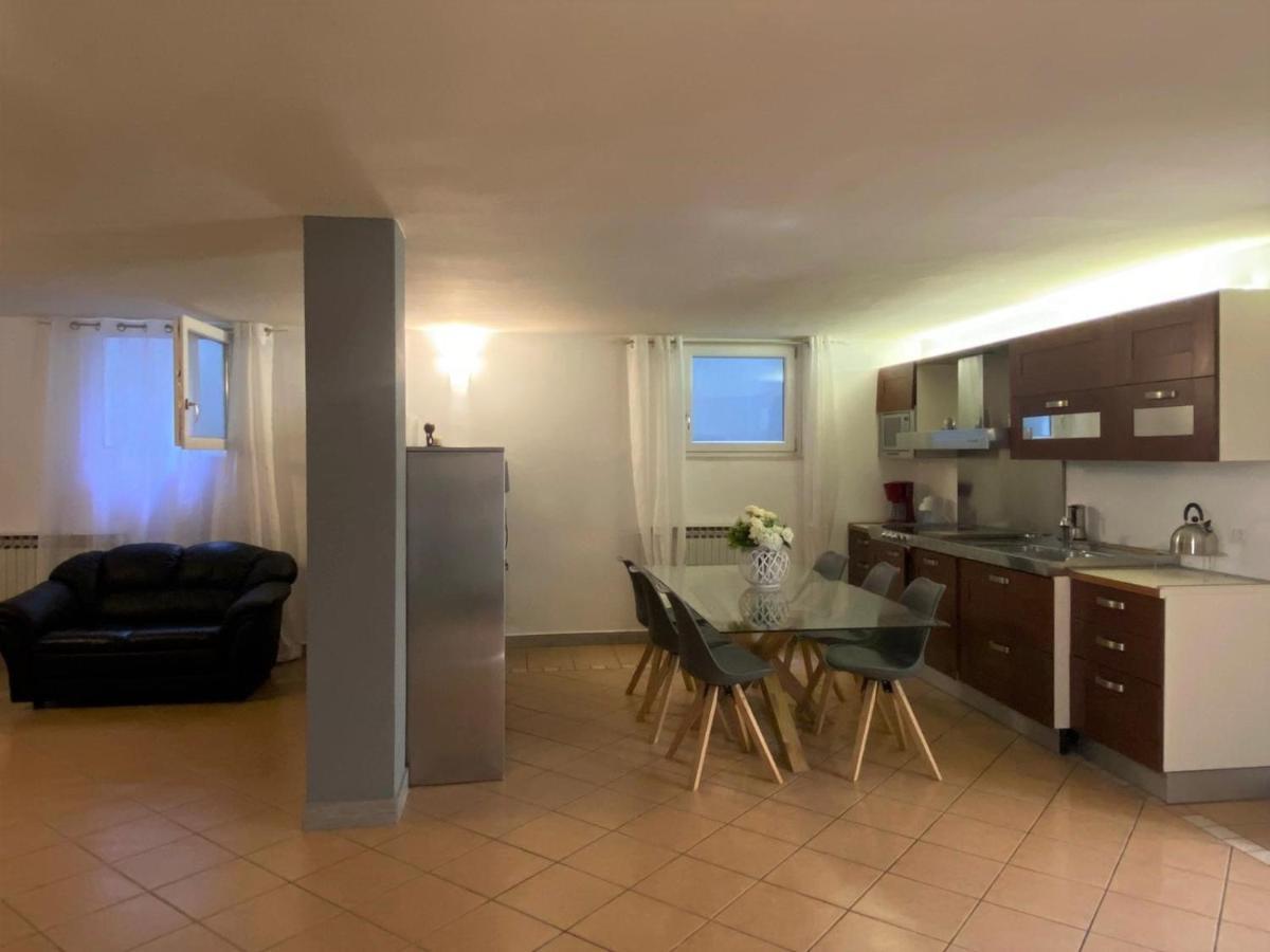 La Dolce Vita - Private Villa With Pool Moniga del Garda Eksteriør billede